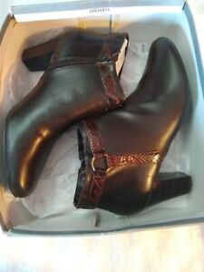 Dress Barn Womens Ankle Boots Size 8.5M  Brown Blade Wide. NEW