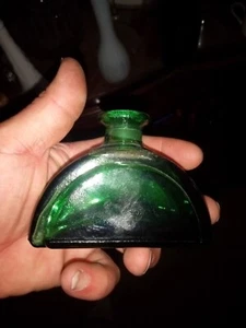ANTIQUE EARLY 1900s GREEN GLASS INKWELL THICK - Picture 1 of 4
