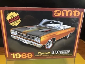 1969 PLYMOUTH GTX CONVERTIBLE 1/25 AMT MODEL CAR KIT NIB WRAPPED FACTORY PLASTIC - Picture 1 of 5