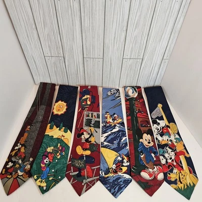 Lote Vintage 6 Gravatas Masculinas Disney Mickey Pateta Donald Pluto Barco de Golfe   - Imagem 1 de 4