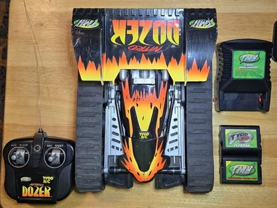 VINTAGE DOZER TYCO NITRO RC CAR 49 MHZ R/C MAX HEAT 1997 Works. - Image 1 of 4