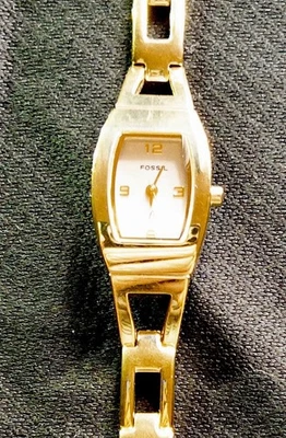 Reloj Fossil F2 ES-9546 tono dorado para mujer 18 mm 3 ATM  Foto 1 de 4