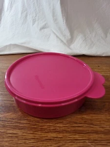 1 Purple Tupperware Big Wonders Bowls Cereal/Salad 2 cup Containers #6403 - Picture 1 of 2