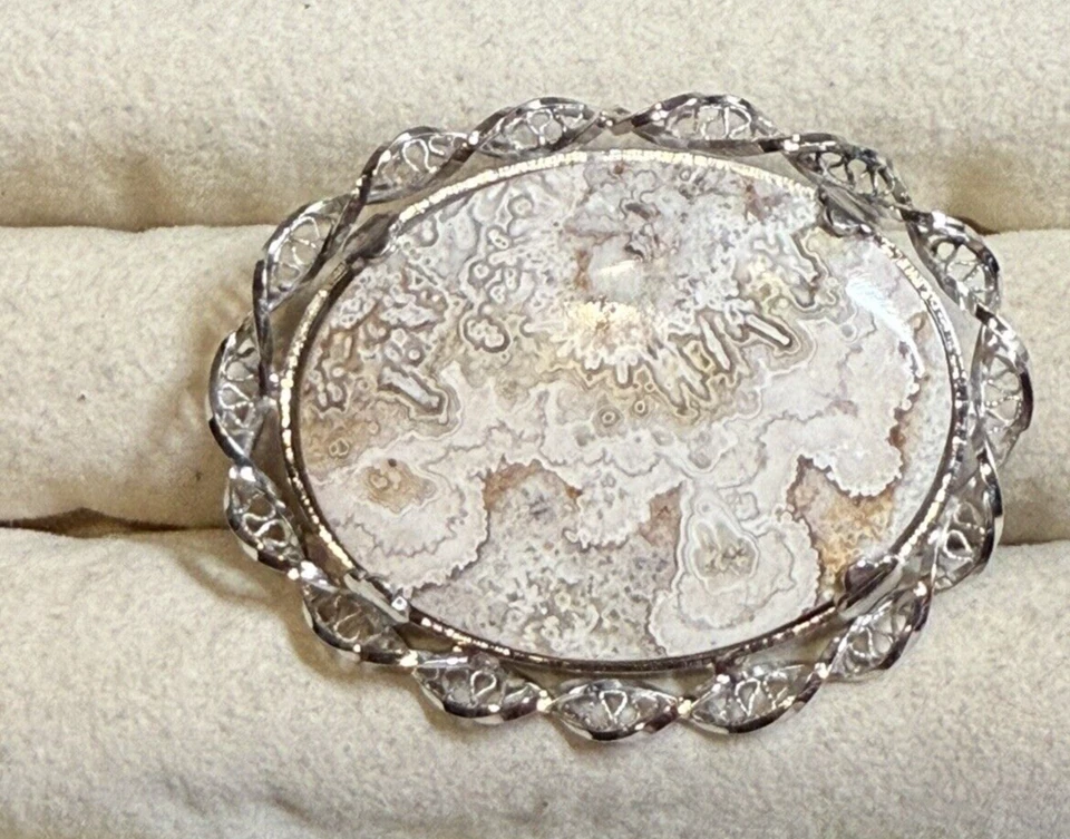 疯狂花边玛瑙镀铑纯银椭圆形胸针 — 第 1/1 张图片