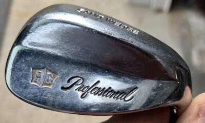 Vintage/Classic PG PROFESSIONAL SAND WEDGE Right True Temper Aluminum Rocket Reg - Image 1 of 4