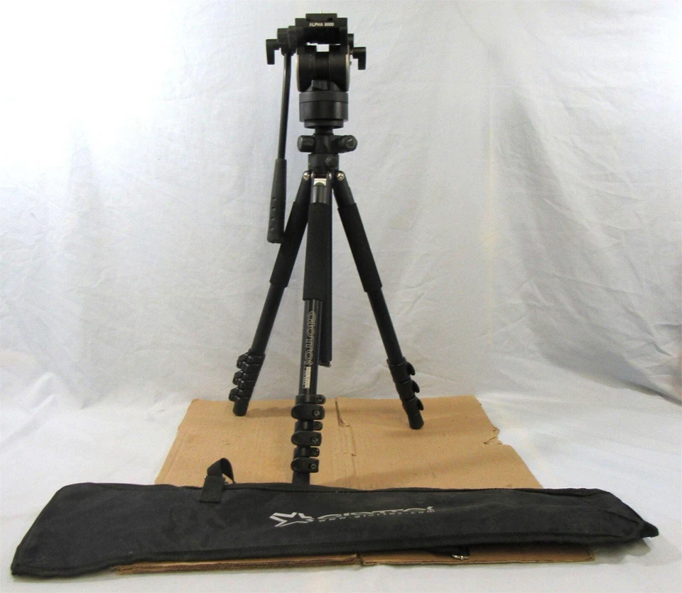 GIOTTOS PRO SERIES SLIK ROAD ALUMINUM TRIPOD YTL 9354 BLACK 7.0" - 63.7" HEIGHT - Image 1 of 4