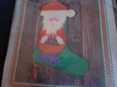 NUEVO PATRÓN DE APLIQUES MÁQUINA DE MEDIAS DE NAVIDAD TÍA MARTHA'S SANTA CLAUS Foto 1 de 3