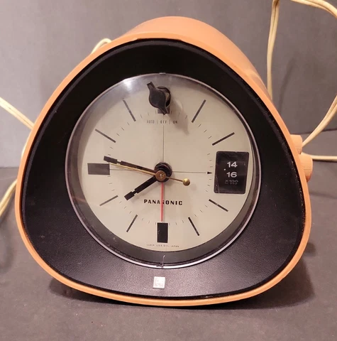 PANASONIC RC-1091 Alarm Clock w/AM Radio Black & White - Parts Only READ!! Cover
