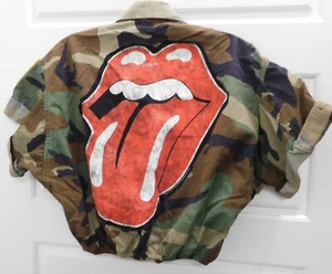 Sojara Army Military Camouflage Rolling Stones Tongue Design Crop Jacket  sz S - Picture 1 of 3