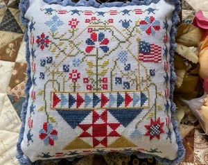 Betsy's Patriotic Basket - 4th of July by Posey Patch Quilts and Stitching - Picture 1 of 1