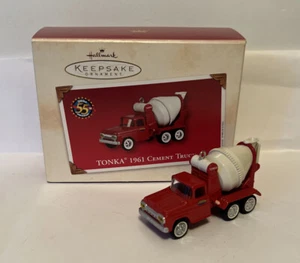 2002 Hallmark QX8233 " Tonka 1961 Cement Truck Christmas Ornament - Picture 1 of 3