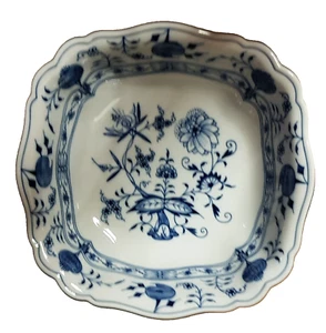 Meissen -  Schüssel -  Zwiebelmuster - 22 cm x 22 cm, Höhe  7 cm ;     1. Wahl - Bild 1 von 4