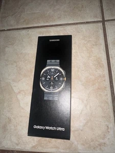 Samsung Galaxy Watch Ultra 47mm Titanium Silver / Black Band LTE, GPS - Photo 1 sur 4