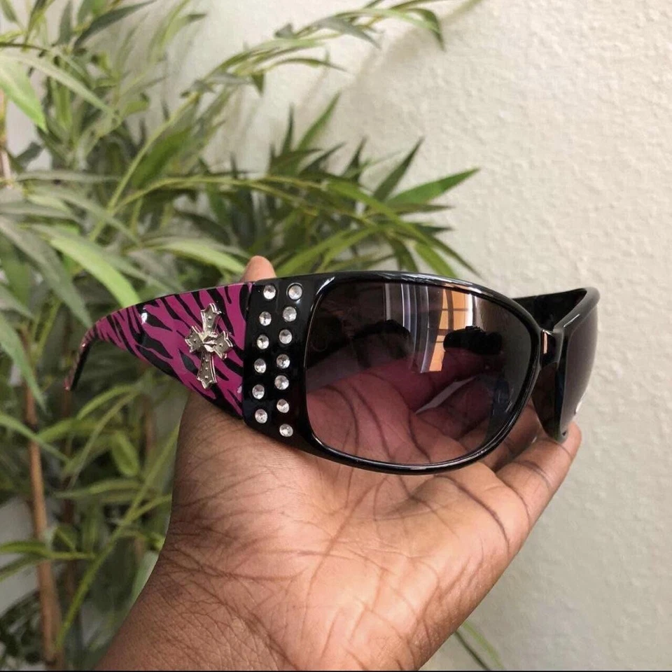 Gafas de sol cruzadas Y2K Mcbling Baddie Cyber Vixen de moda negras rosas Foto 1 de 4