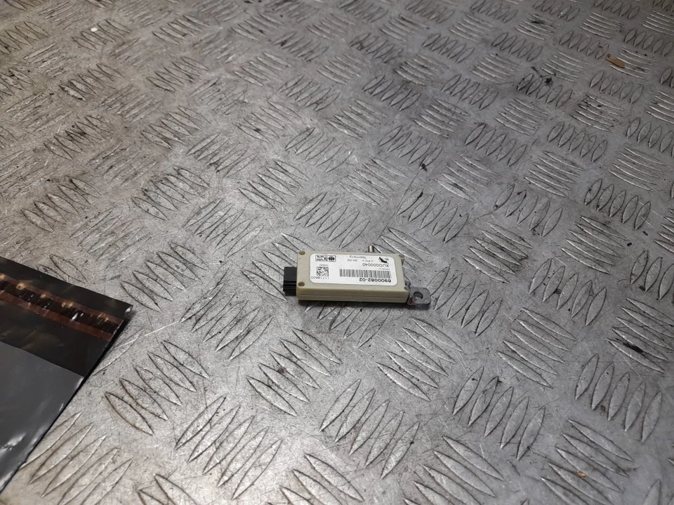 MODULO AMPLIFICATORE ANTENNA LAND ROVER RANGE ROVER 2002-2012 6900082-02 - Immagine 1 di 4