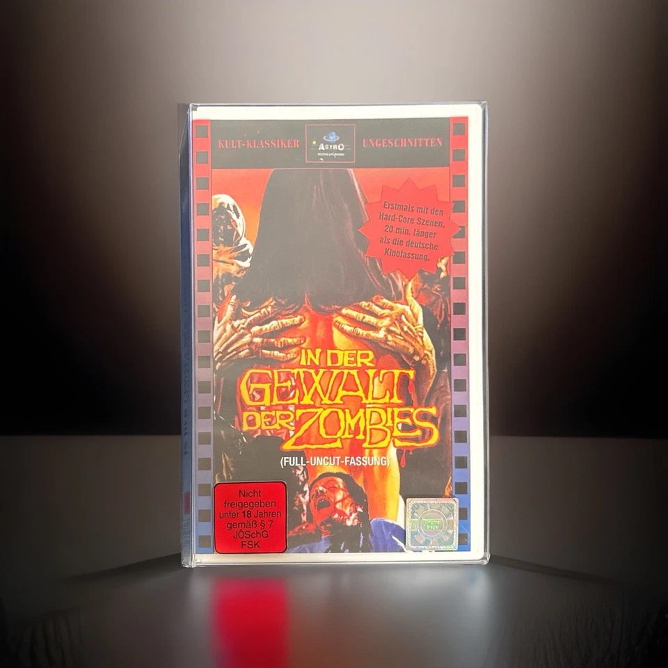 In der Gewalt der Zombies FSK18 106Min. 1999 Astro Hardbox VHS Sammler RAR  - Bild 1 von 4