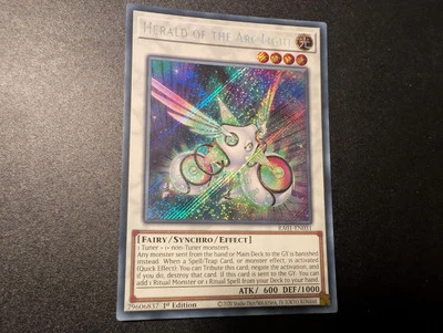 Yugioh Karte Herald of the Arc Light RA01-EN031 Secret Rare Englisch Near Mint - Bild 1 von 3