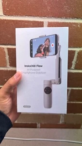 Insta360 Flow The AI Tracking Mobile Stabilizer Stone Grey With Box (New) - Picture 1 of 1