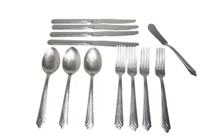 Vintage Flatware Art Deco Stainless USA 12 Pieces Spoons Knives Forks Butter USA - Imagen 1 de 4