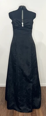 Roberta Y2K Long A-line Black Spaghetti Strap Formal Dress with Brooch Size 12 - Image 1 of 4