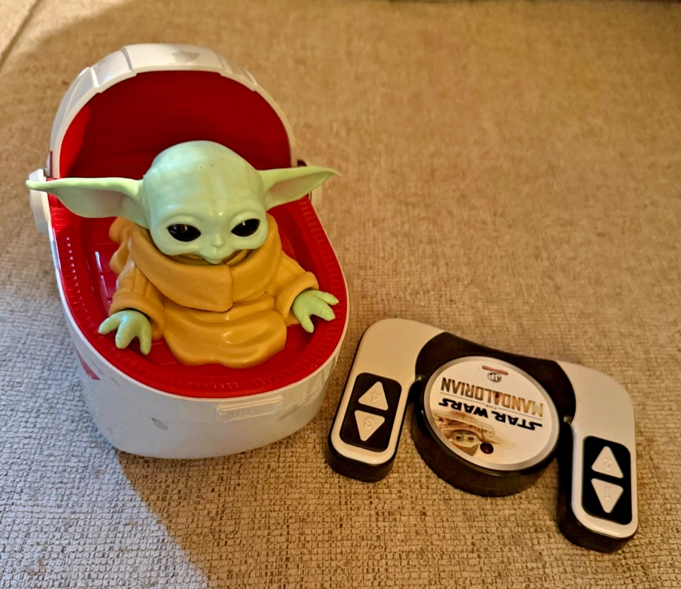 Star Wars The Mandalorian & Baby Yoda Stunt RC Car 2.4 GHz R USED-TESTED/WORKS - Image 1 of 1