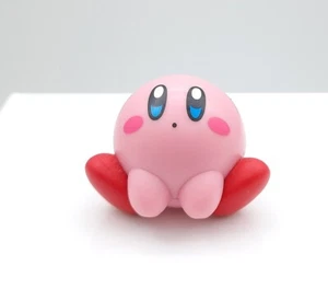 Kirby sentado 1.5" mini figura gacha juguete - Imagen 1 de 2