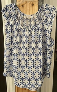 LOFT Outlet Damen Bluse Oberteil Flügelärmel weiß mit blauem Muster Medium gebraucht, in einwandfreiem Zustand - Bild 1 von 4