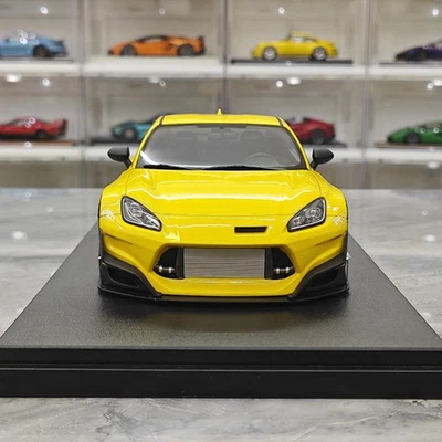 Modelo de coche miniatura GT Spirit 1:18 Toyota GR86 edición limitada resina amarilla Foto 1 de 4