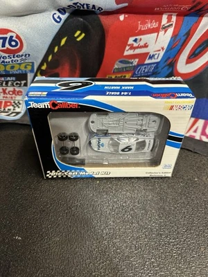Kit modelo fundido a presión Team Caliber Mark Martin #6 Viagra 1:64 lanzamiento 12 NASCAR Foto 1 de 4