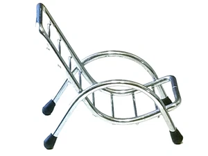 Juego de 2 sillas pequeñas de metal para muñecas o soportes para teléfono usados en excelente estado tono plata 4,5 X 2,5" - Imagen 1 de 6