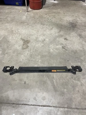 Refuerzo superior soporte núcleo radiador OEM 625171EA0A para 370Z 2009-2020 Foto 1 de 4