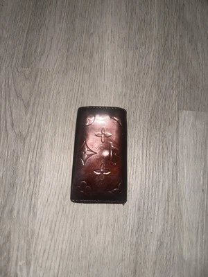 Cartera porta llaves Louis Vuitton charol granate vintage monograma Foto 1 de 4