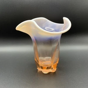 Vintage Duncan & Miller Canterbury Pink Opalescent Ruffle Rim Vase - Picture 1 of 5
