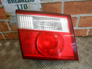KIA CARENS MK2 2003 NSR PASSENGER SIDE REAR INNER LIGHT - Picture 1 of 3