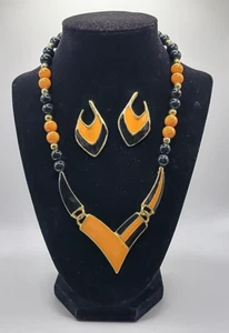 Art Deco 19" Princess L Black & Orange GT V-Shape Pendant Necklace & Earring Set - Picture 1 of 17