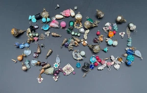 Konvolut Charms Vintage und nicht baumelt Tropfen Schmuck 100+ Teile Glasstein - Bild 1 von 4
