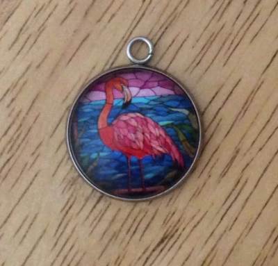 Dijes de flamenco rosa, dijes de flamenco estilo vitral para hacer joyas Foto 1 de 4