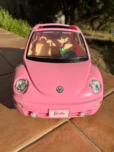 Voiture Rose A Toit Ouvrant / Volkswagen Coccinelle BARBIE Mattel - Imagen 1 de 9