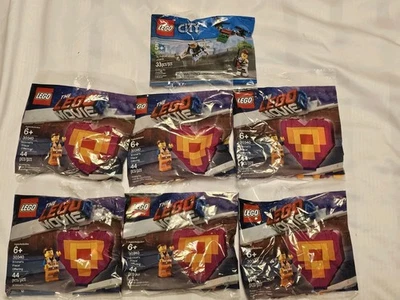 7 Sealed Lego Bags! 30340 The LegoMovie2 Emmets Piece Offering, 30362 Sky Police - Image 1 of 4