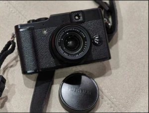 FUJIFILM X10 12MP Digital Camera with 12 Megapixel Optical Zoom Black 95%New - Picture 1 of 10
