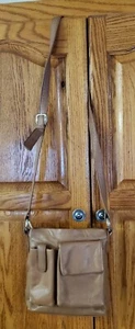 Bandolera Wilson de cuero marrón claro - Imagen 1 de 11