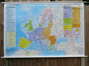 COOL COLOURFUL PULL ROLL DOWN GEOGRAPHICAL SCHOOL WALL MAP OF THE EUROPEAN UNION - Picture 1 of 12