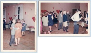Lote de 2 fotos instantáneas vintage a color School Valentines Dance Teens 1967 - Imagen 1 de 4