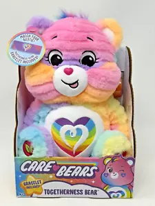 Pulsera Insignia Corazón Arco Iris 14" Care Bears TOGETHERNESS BEAR 2024 ¡NUEVA! - Imagen 1 de 8