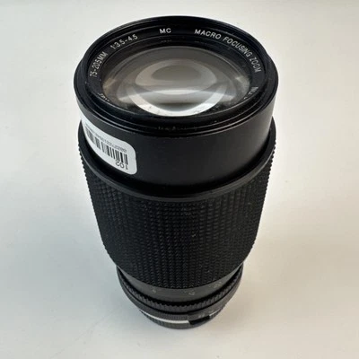 Vivitar Macro Focusing Zoom 75-205mm F3.5-4.5  Focal Camera Lens - Image 1 of 4