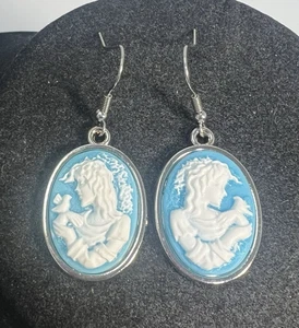 Vintage Blue & White Cameo Style Lady w/Bird Silver Tone Dangle Earrings - Picture 1 of 3