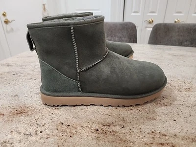 New Women's UGG Slate Classic Mini II Boot Size 12 - Image 1 of 4