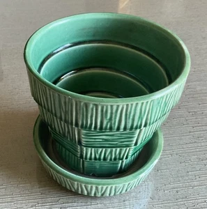 Vintage MCM McCoy Pottery USA Green Basket Weave Flower Pot Planter w Saucer 5" - Picture 1 of 6