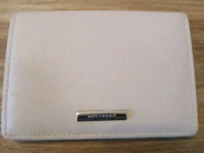 Estuche para tarjetas Burberry tarjeta de pase doble pliegue cuero Nova Check interior certificado de autenticidad incluido  Foto 1 de 4