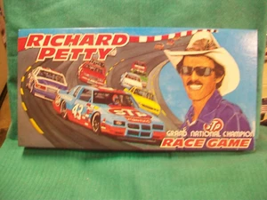 RICHARD PETTY GRAND NATIONAL CHAMPION RENNSPIEL (NUR BOX KEIN SPIEL) - Bild 1 von 12